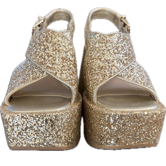 Gianni Bini NWOT GB Gold Glitter Platform Sandals Size 8 Retro Disco Heels - Picture 2 of 8